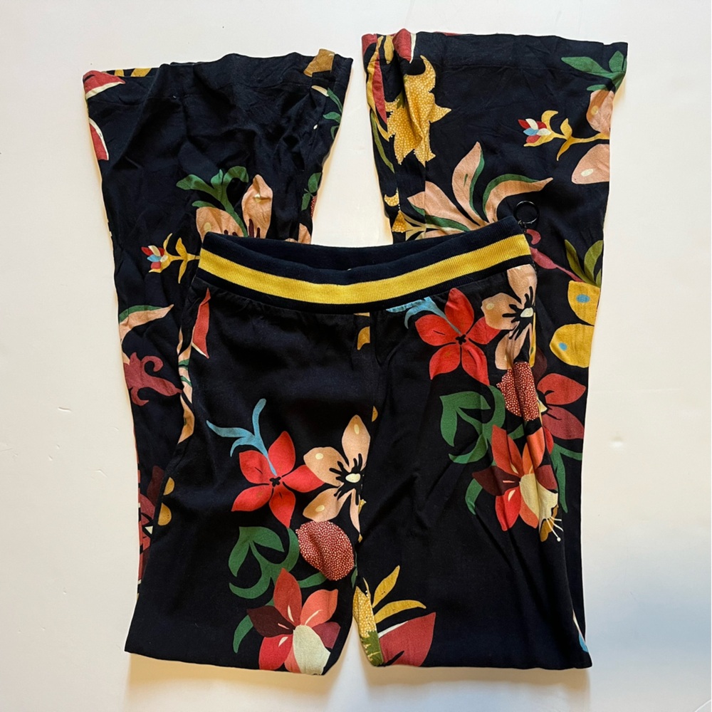 Farm Rio Calla Flared Pants Black Floral Size XS Anthropologie - Picture 2 of 14
